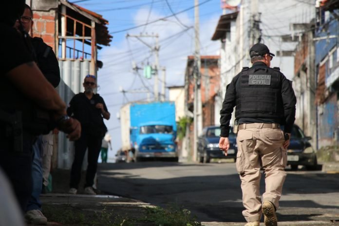 Vinte e um criminosos são localizados em Águas Claras durante Operação Saigon Vinte e um criminosos são localizados em Águas Claras durante Operação Saigon