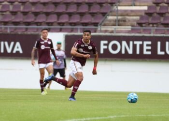 Série D: Ferroviária-SP recebe Athletic Club-MG em jogo de ida da semi