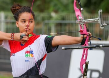 Influências familiares e olímpicas embalam promessas do tiro com arco
