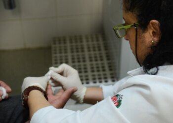 Especialista alerta sobre transmissão da sífilis de gestante para bebê