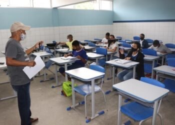 Estado nomeia 54 professores de Inglês aprovados no concurso da Educação