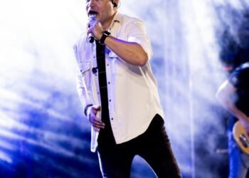 Centenas de pessoas louvam ao senhor no 2º dia da semana evangélica – Prefeitura Municipal de Candeias.