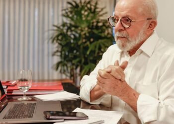 Lula conversa com presidente de Israel e pede corredor humanitário