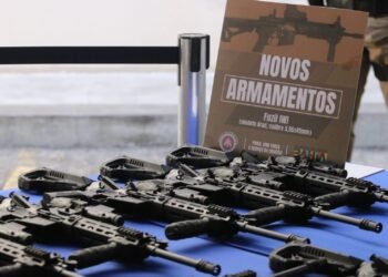 Com investimento de R$ 11,4 milhões, 590 fuzis e 1.075 pistolas são entregues para Polícia Militar da Bahia