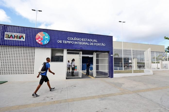 Em Lauro de Freitas, Governo do Estado entrega a 30ª escola de tempo integral do ano Em Lauro de Freitas, Governo do Estado entrega a 30ª escola de tempo integral do ano