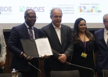Acordo busca aprimorar políticas sobre direitos humanos no BNDES