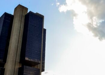 Brasileiros ainda não sacaram R$ 7,41 bi de valores a receber