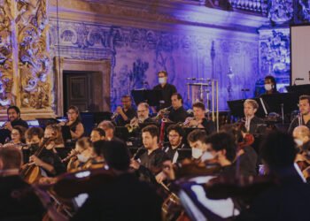 Osba faz concerto gratuito com o violinista e regente mineiro Luis Otávio Santos na Igreja de São Francisco no domingo (29)
