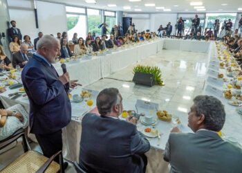 Dificilmente chegaremos a meta de déficit zero em 2024, diz Lula