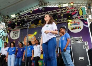 Estudantes protagonizam projetos artísticos e culturais em feiras literárias no Pelourinho, Ibotirama e Boipeba