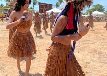 Estudantes de Ilhéus, Buerarema e Pau Brasil participam dos Jogos Estudantis Indígenas da Bahia, em Olivença