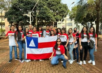 Professora enfatiza amor e encantamento pelo magistério
