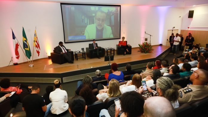 Workshop promove diálogo e aprimora estratégias de segurança e prevenção à violência na Bahia Workshop promove diálogo e aprimora estratégias de segurança e prevenção à violência na Bahia