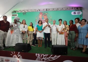 Governador prestigia segundo dia de programação da Flica 2023