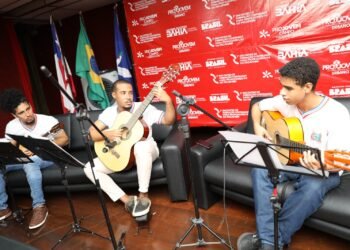 Professores participam de formação continuada dos Programas Projovem Urbano e do Campo