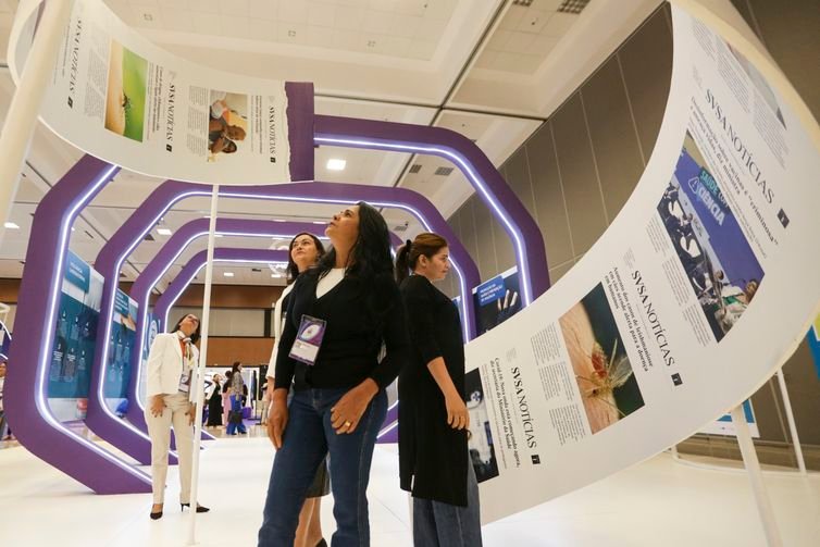 Brasília (DF), 10/11/2023 - 17ª Mostra Nacional de Experiências Bem-Sucedidas em Epidemiologia, Prevenção e Controle de Doenças (ExpoEpi), no Centro Internacional de Convenções do Brasil (CICB), em Brasília. O evento, promovido pelo Ministério da Saúde, é um espaço para troca de conhecimentos entre gestores, movimentos sociais, academia e profissionais do SUS. Foto: Marcelo Camargo/Agência Brasil