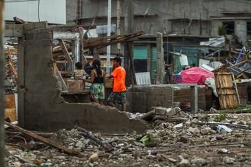 CIDADE DO MÉXICO (Reuters) - Pelo menos 27 pessoas morreram em decorrência do furacão Otis e outras quatro ainda estavam desaparecidas, informou o governo do México nesta quinta-feira, depois que uma das tempestades mais poderosas a atingir o país se abateu sobre o resort de praia de Acapulco, no Pacífico, na madrugada do dia anterior.
 25/10/2023    REUTERS/Henry Romero