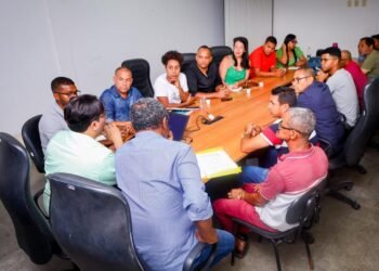 Prefeitura se reúne com comissão de feirantes para apresentar cronograma e projeto da Nova Feira – Prefeitura Municipal de Candeias.
