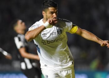 Em noite de Suárez, Grêmio supera Botafogo por 4 a 3 de virada