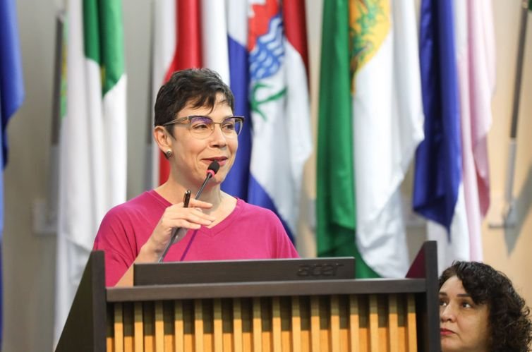 Secretária de Avaliação, Gestão da Informação e Cadastro Único do Ministério do Desenvolvimento e Assistência Social, Família e Combate à Fome (MDS), Letícia Bartholo, durante o lançamento do Observatório do Cadastro Único, em Brasília. Foto: André Oliveira/MDS