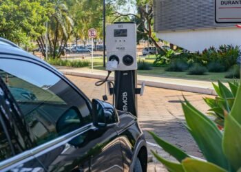Imposto de Importação para carros elétricos será retomado em 2024