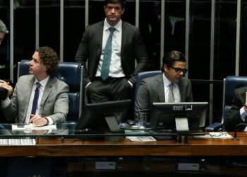 Senado aprova PL da taxação dos fundos exclusivos e offshores