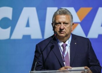 Vieira assume Caixa com promessa de induzir crescimento econômico