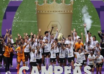 Corinthians é tetra no Paulistão e Inter é campeão do Gaúcho Feminino