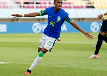 Brasil faz 3 a 1 no Equador e avança às quartas do Mundial Sub 17