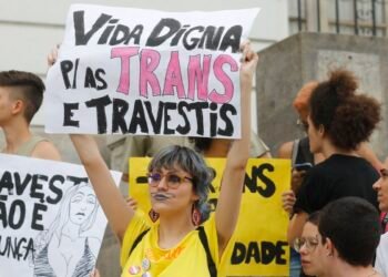 Novembro Azul deve incluir mulheres trans, defendem urologistas
