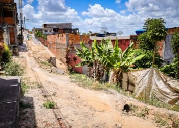 Prefeitura de Candeias assina ordem de serviço da quadra da Escola Marise de Campos e da Rua Sergipe – Prefeitura Municipal de Candeias.