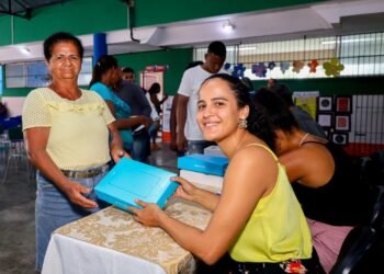 Prefeitura realiza a segunda entrega de tablets para alunos da Escola Municipal Professor José Dásio de Souza – Prefeitura Municipal de Candeias.
