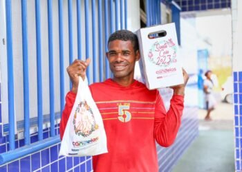 moradores dos distritos são os primeiros a serem contemplados com as cestas natalinas – Prefeitura Municipal de Candeias.
