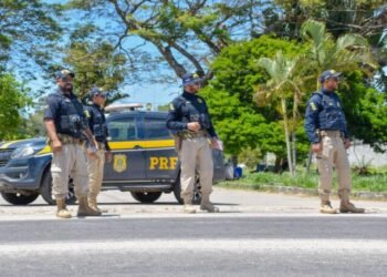 PRF intensifica fiscalizações nas estradas para o fim de ano na Bahia