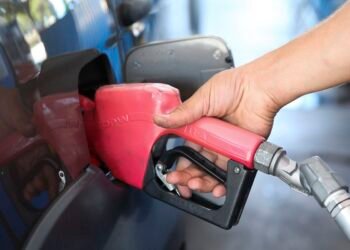 Petrobras anuncia redução de R$ 0,30 no preço do diesel