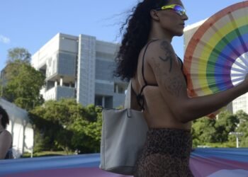 Parada LGBTQIAP+ no Rio reivindica o direito de “ser você mesmo”