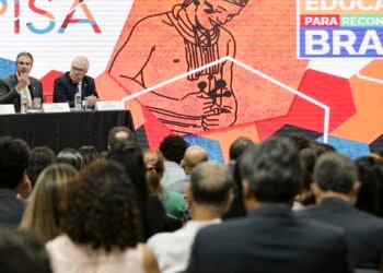 Pisa: menos de 50% dos alunos sabem o básico em matemática e ciências