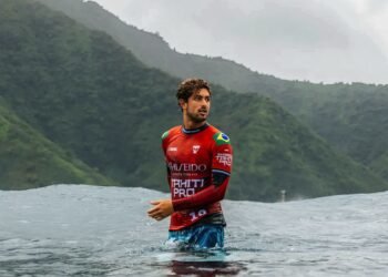 João Chianca está bem após acidente na praia de Pipeline