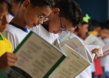Curso ajuda professores a despertar interesse de crianças pelos livros