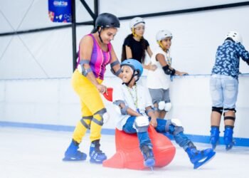 Um Dia de Alegria na Pista de Gelo para Autistas da Clínica Querer Bem de Candeias – Prefeitura Municipal de Candeias.