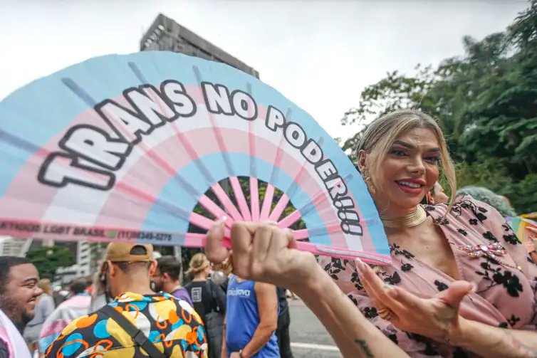 São Paulo (SP), 28/01/2024 - VIII Caminhada  Trans, na Avenida Paulista, em São Paulo, com o tema 'Pelo Direito de Sobreviver, Existir e Resistir', coordenada pela ONG Projeto Séforas. Foto Paulo Pinto/Agência Brasil