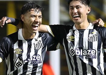 Santos triunfa para continuar em busca do quarto título da Copinha