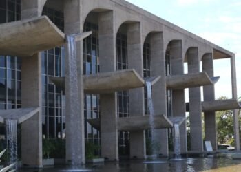 Grupo de trabalho vai discutir superendividamento das famílias