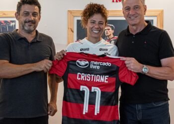 Flamengo anuncia a atacante Cristiane para o futebol feminino