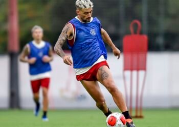 Flamengo inicia caminhada no Campeonato Carioca diante do Audax