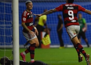 Flamengo estreia com goleada no Campeonato Carioca