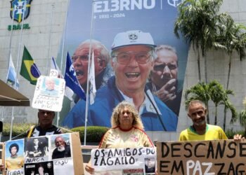 Filhos, ex-jogadores e fãs celebram legado de Zagallo
