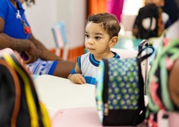 Estudantes da rede municipal de Candeias voltam as aulas nesta segunda (19) – Prefeitura Municipal de Candeias.