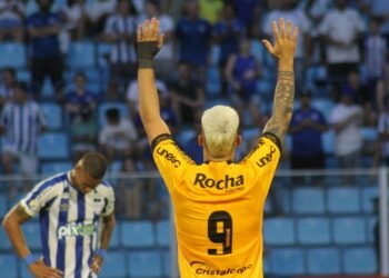 Criciúma vence clássico com Avaí para disparar no Catarinense