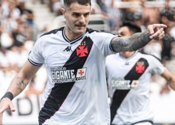 Vasco busca vitória para se garantir nas semifinais do Carioca